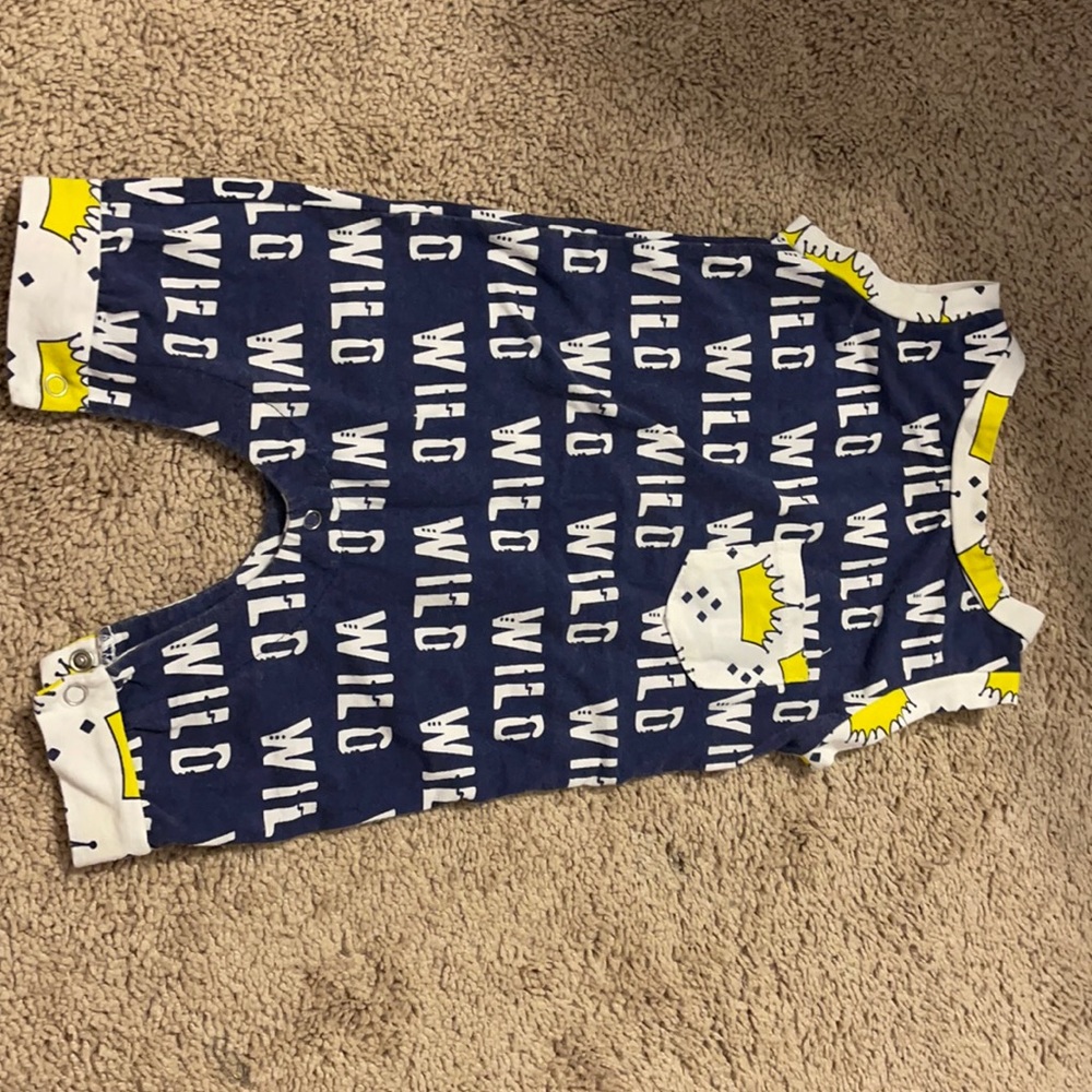 Boutique outfit. Size 100. Compared to size 18mo